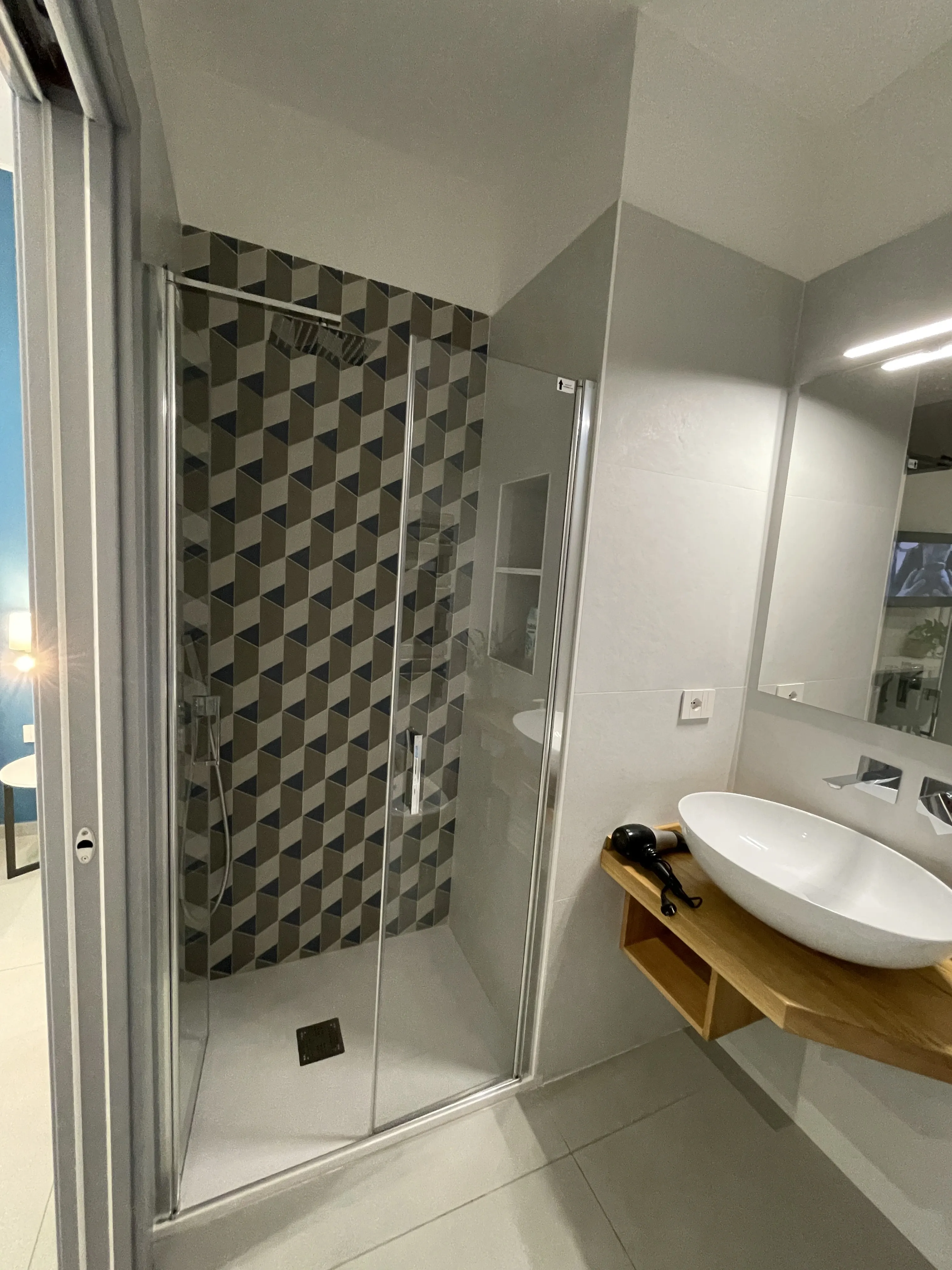 Dusche en suite, La Bottega