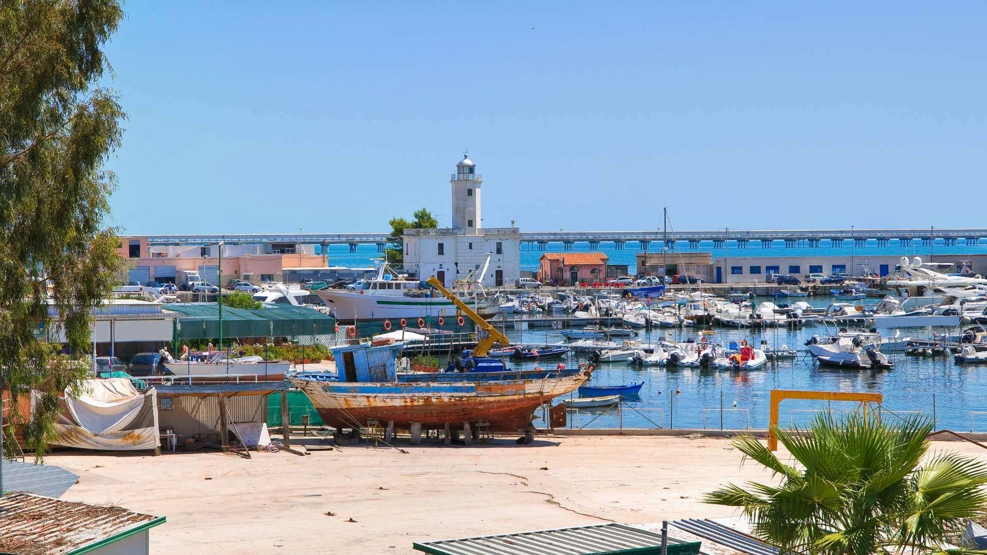 El centro histórico y el paseo marítimo de Manfredonia