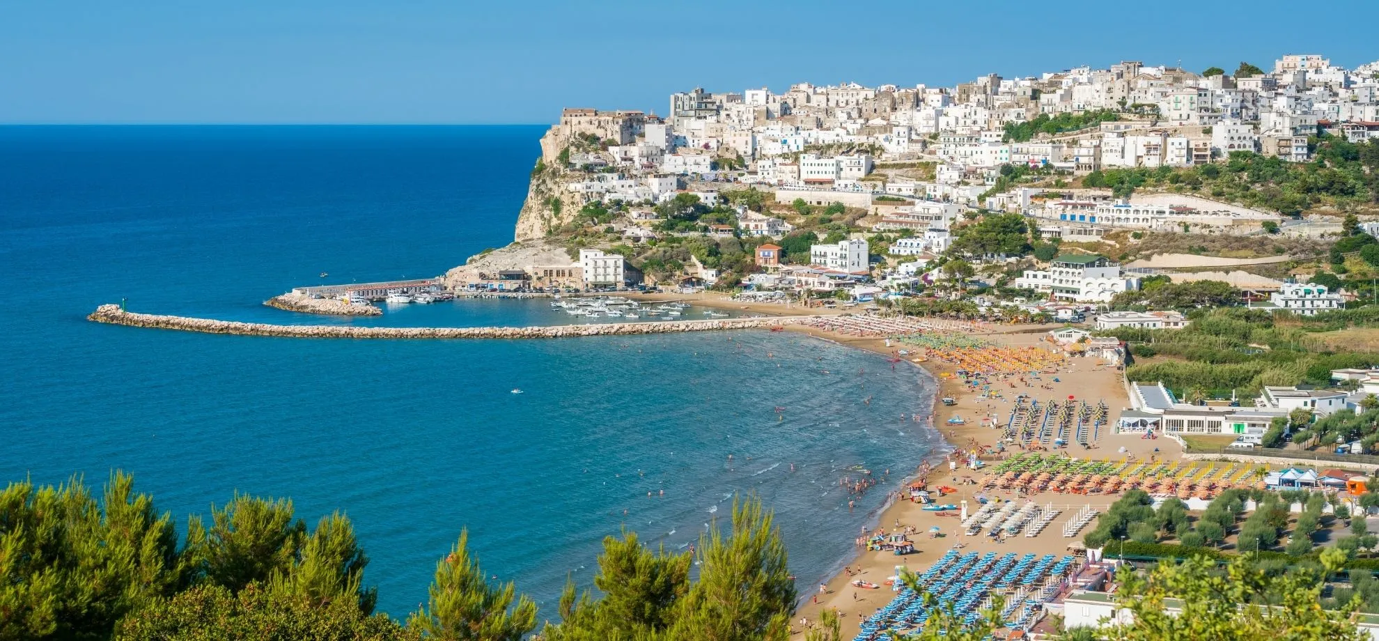 Il borgo di Peschici sul promontorio del Gargano